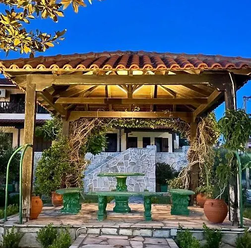 לינה וארוחת בוקר Anemos Pelion Seaview 4*