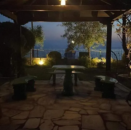 Anemos Pelion Seaview לינה וארוחת בוקר